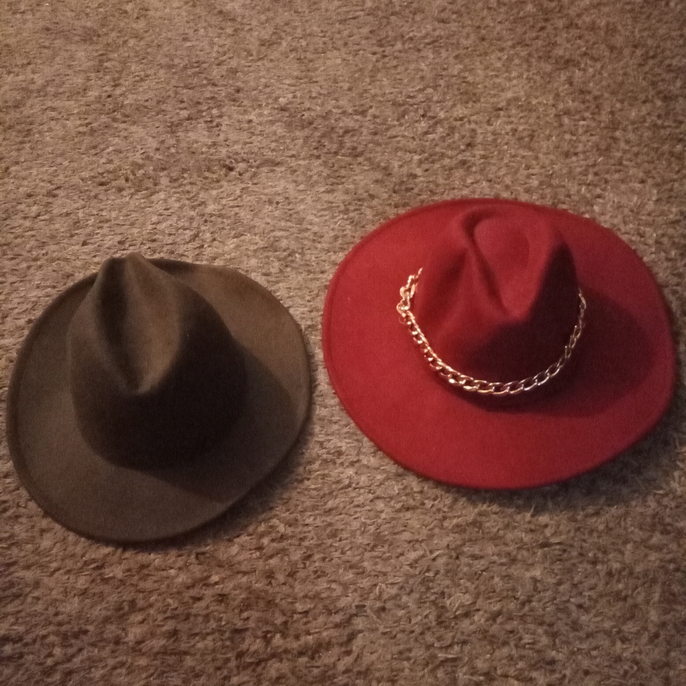 Elegant Fedora Hat Set with Chain Detail